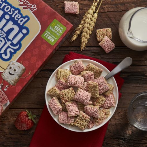 Kellogg’s Frosted Mini-Wheats Breakfast Cereal, Strawberry, Family Pack, 22 Oz